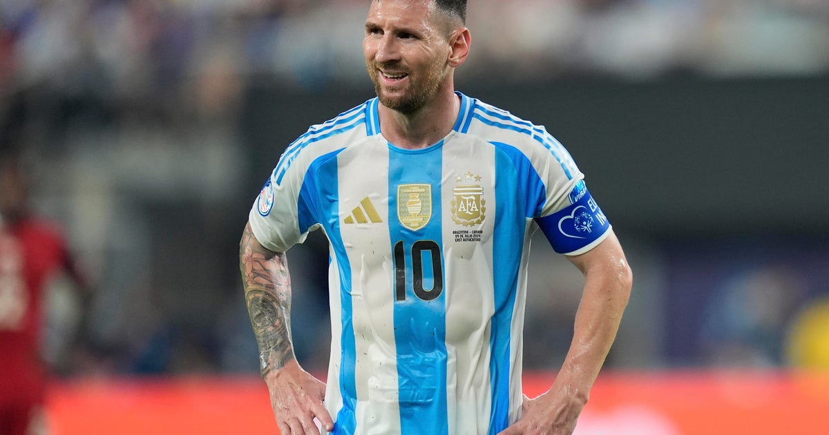 Inter Miami star Lionel Messi receives inaugural MARCA America award Inter Miami star Lionel Messi receives inaugural MARCA America award