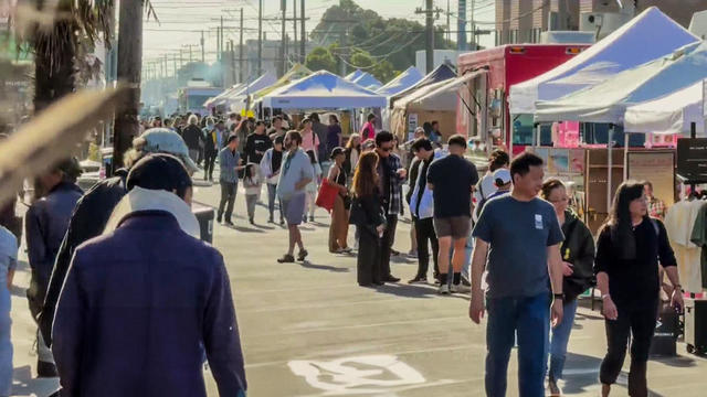 Night Market on Irving Street 