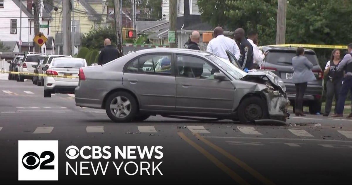 Man accused of sexually assaulting child dies in car crash in Queens ...