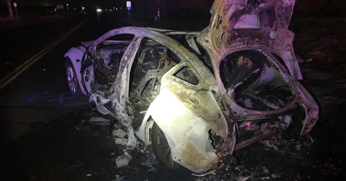 Officer Rescues Passenger from Burning Tesla