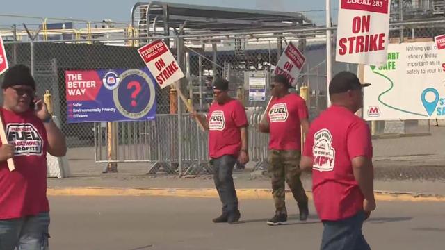 detroit-marathon-refinery-union-workers-go-on-strike.jpg 