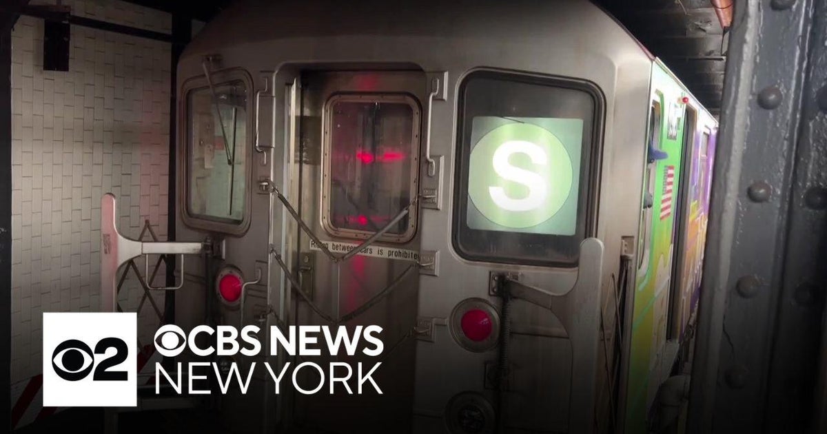 Cell service, Wi-Fi now available on the subway shuttle - CBS New York