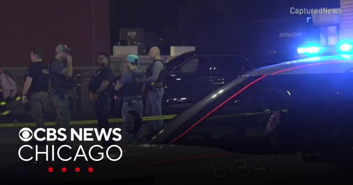 3 men, including 2 employees, wounded in Chicago gas station shooting ...