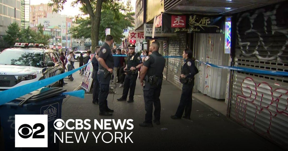 Woman dies of multiple stab wounds in Queens, police say - CBS New York