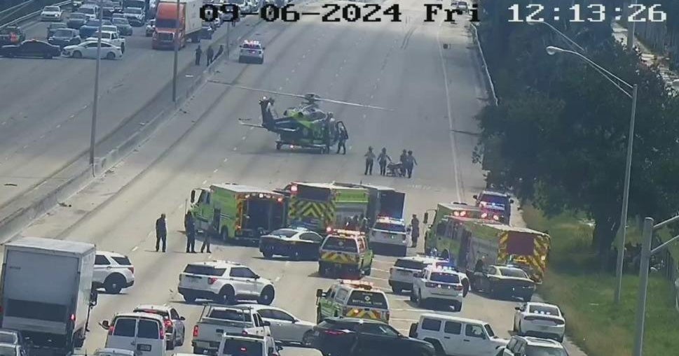 Section of State Road 826 temporarily shutdown due to deadly crash Section of State Road 826 temporarily shutdown due to deadly crash