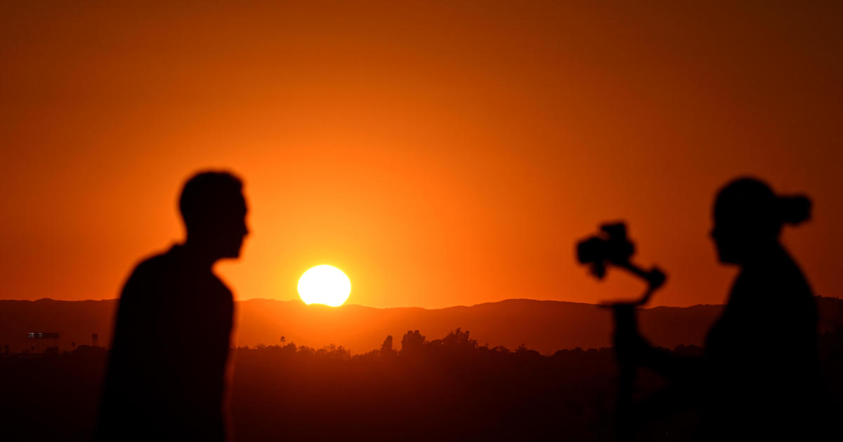 Los Angeles is facing scorching temperatures of 48 degrees, 31 million people in California, Nevada and Arizona are affected by the heat wave