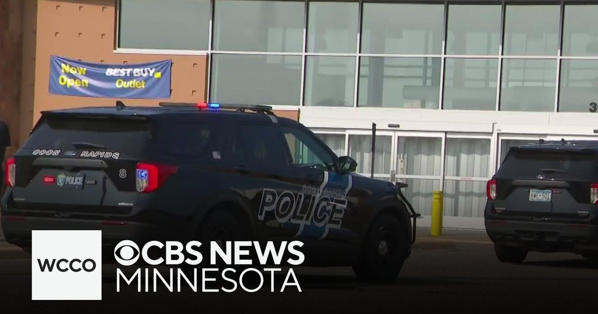 Man in custody following shooting at mall north of Twin Cities - CBS ...