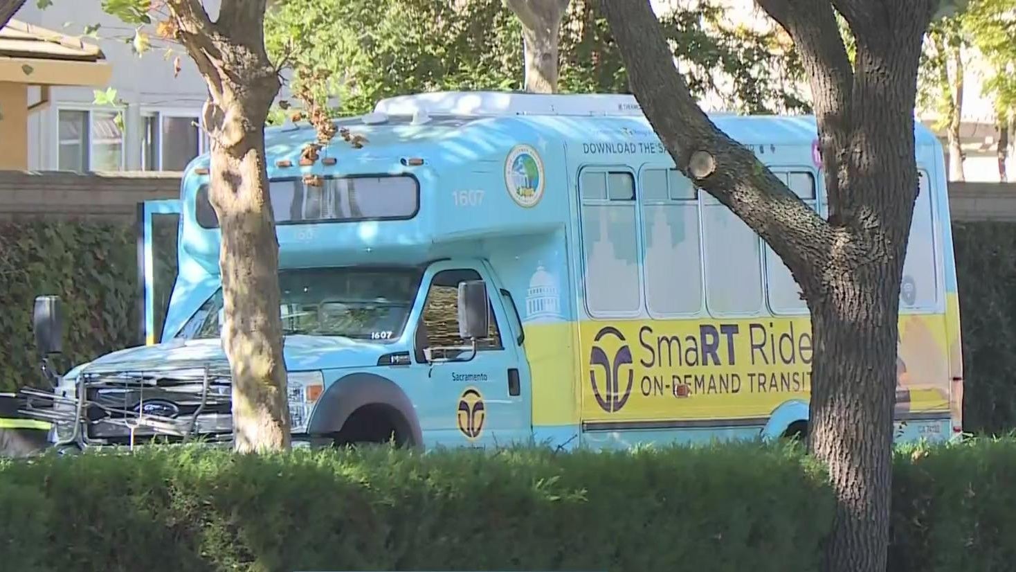 Person hit and killed by Sacramento Regional transit shuttle bus in Natomas