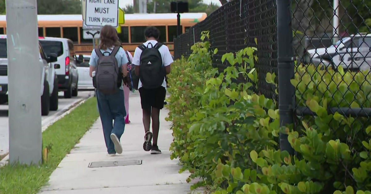 Social media threat keeps some students away from Fort Lauderdale High School Social media threat keeps some students away from Fort Lauderdale High School