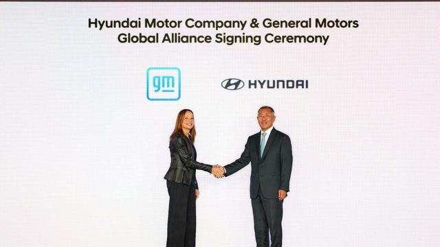 gm-hyundai-sign-partnership-agreement.jpg 