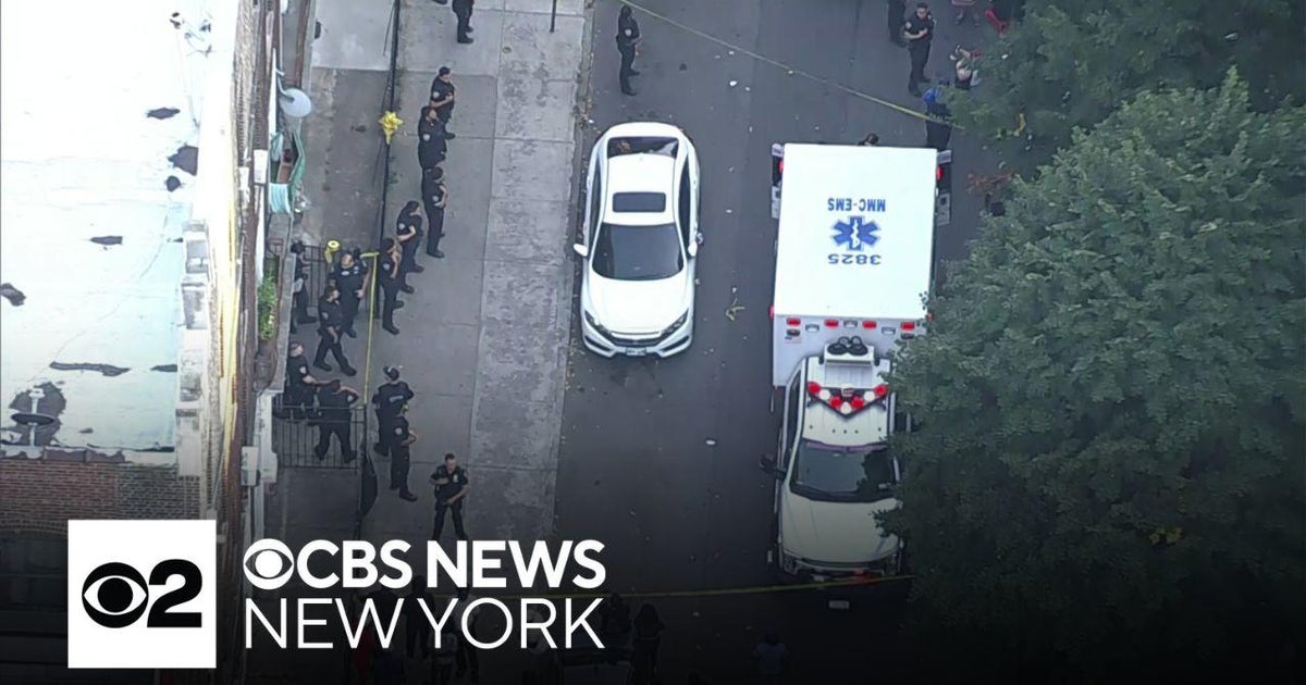 Police shoot man in Flatbush, Brooklyn - CBS New York