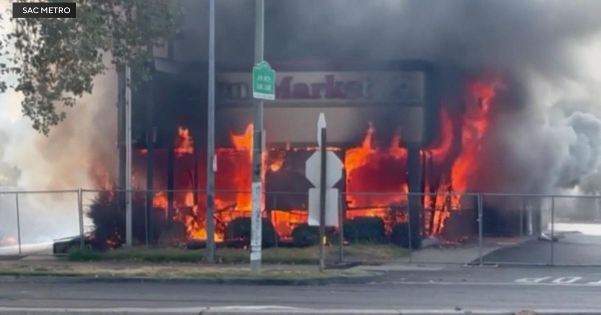 Former Boston Market building goes up in flames in Sacramento-area