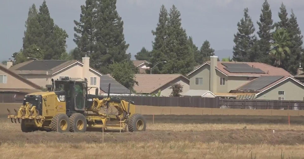 New housing complex breaks down in Oakdale
