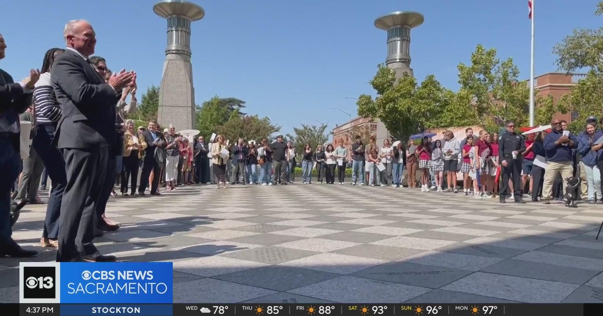 Celebration at Sacramento federal courthouse honors 237 years of US Constitution