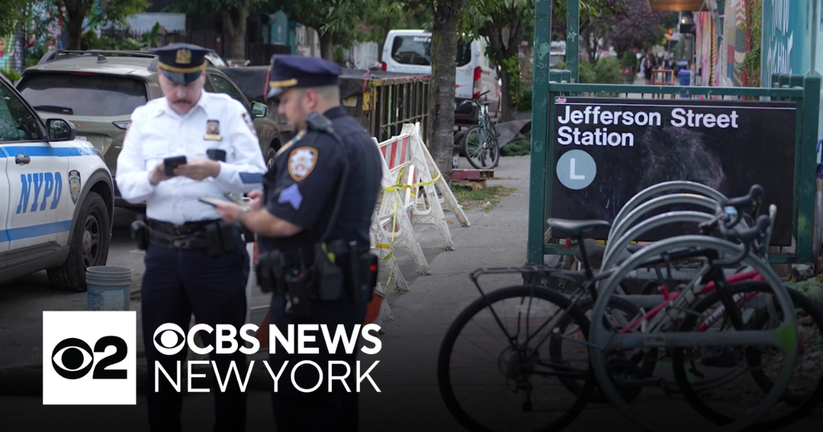 L train riders react after woman pushed onto tracks in Bushwick - CBS ...