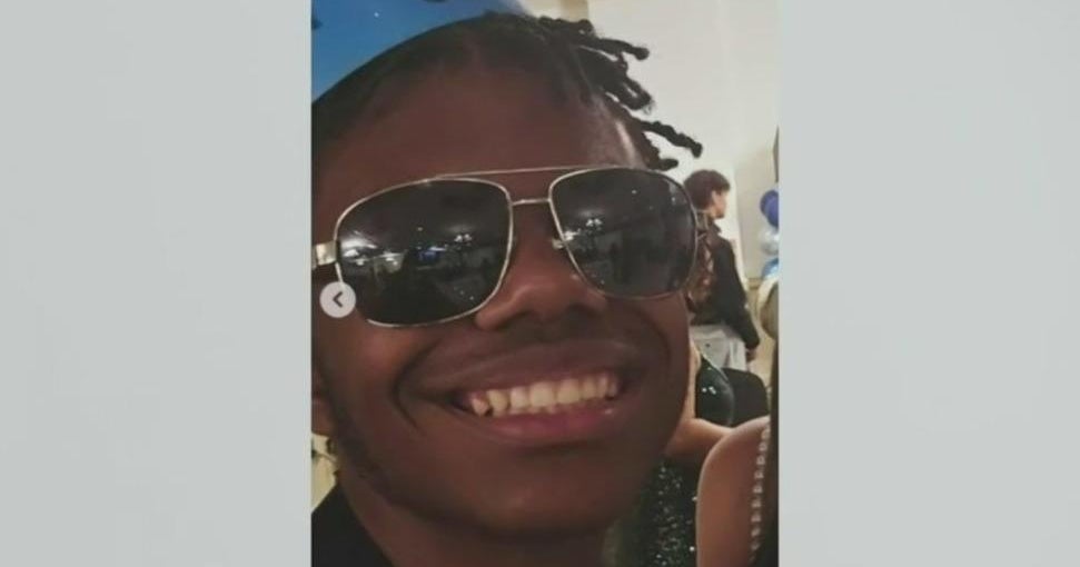 McArthur High School student killed in apparent lightning strike in Pembroke Pines McArthur High School student killed in apparent lightning strike in Pembroke Pines