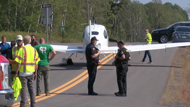 cirrus-sr22-small-plane-makes-emergency-landing-in-bennett-wisconsin.jpg 