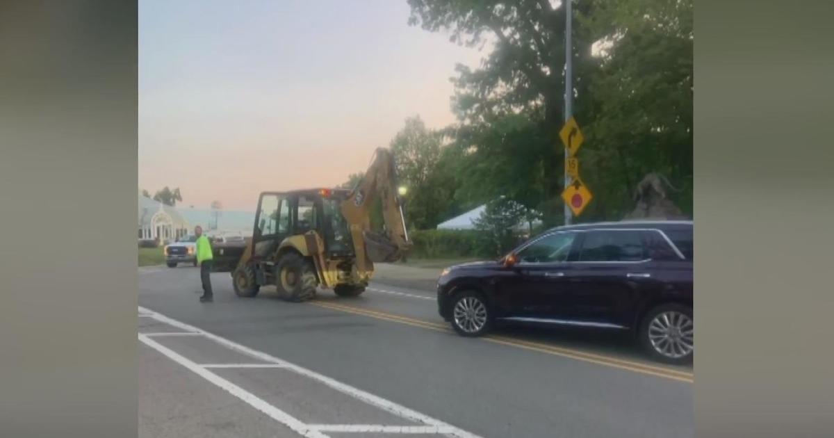 Excavator driver allegedly attacked father in front of his daughters during an incident of aggression at the wheel on the Pittsburgh Bridge