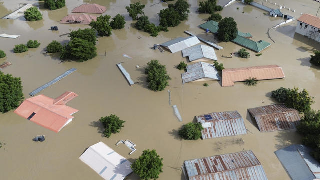 TOPSHOT-NIGERIA-FLOOD 