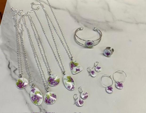 jewelery-set.jpg 