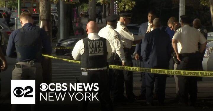 Teenager shot in the leg outside school in Brooklyn - CBS New York