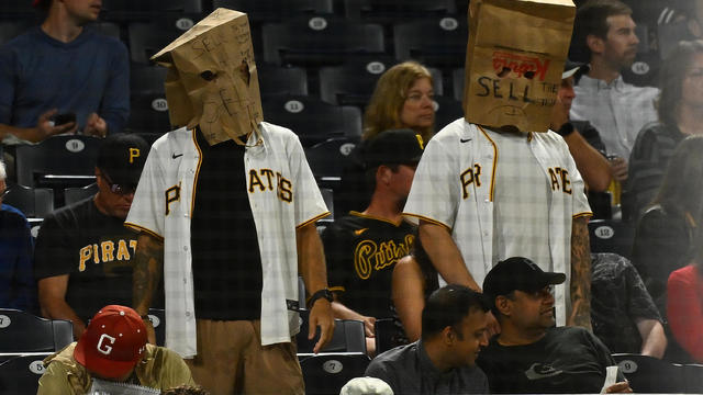 Milwaukee Brewers v Pittsburgh Pirates 