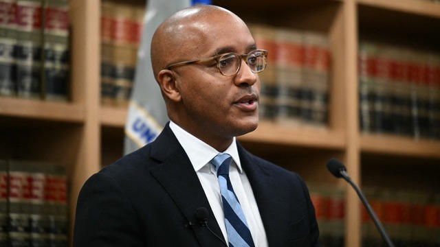 cbsn-fusion-prosecutors-outline-charges-against-nyc-mayor-eric-adams-thumbnail-3222711-640x360.jpg 