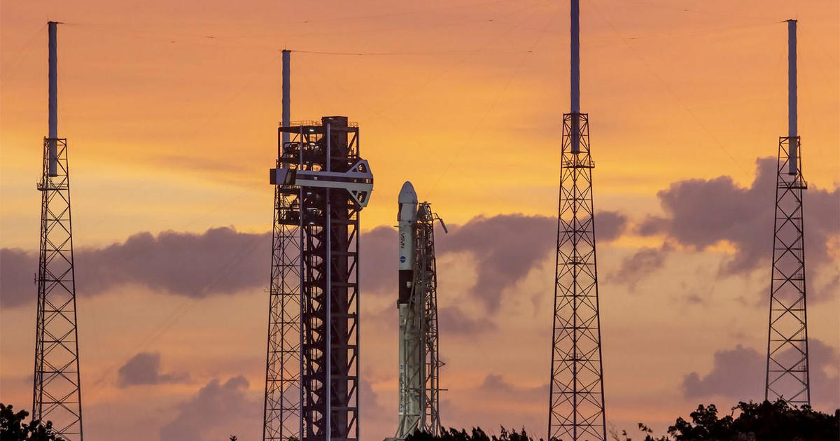 Two-man crew bound for space station, will give Starliner astronauts a ride home in February