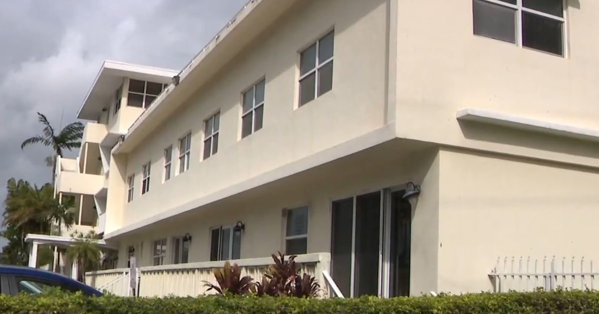 Residents forced to leave unsafe condo building in Fort Lauderdale