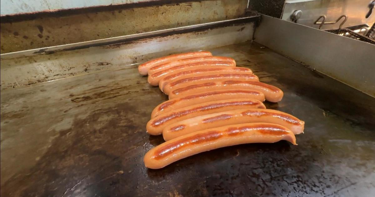 Hot dog staple Steve’s Snappin’ Dogs on Colfax Avenue in Denver shutting down