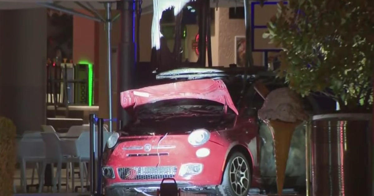 Car crashes into pedestrian area at Dolphin Mall