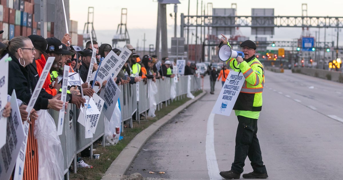Dockworkers on strike