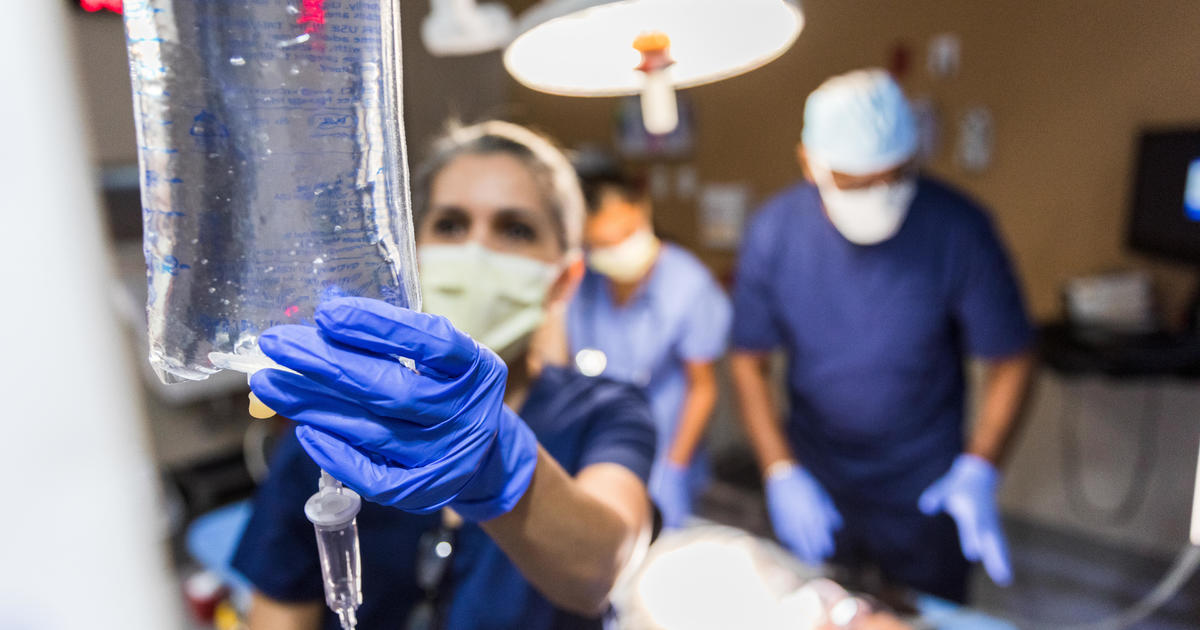 Los hospitales de EE. UU. enfrentan escasez de líquidos intravenosos después del huracán Helene