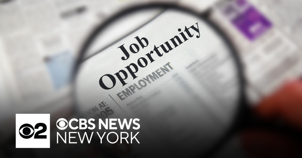 Tips for landing a seasonal job - CBS New York