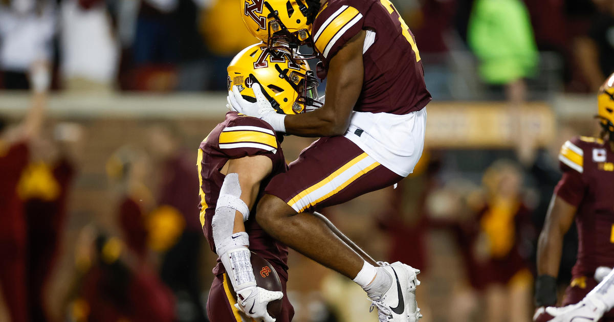 Minnesota beat No. 11 USC 24-17 on Brosmer’s 4th-and-goal sneak with 56 seconds left