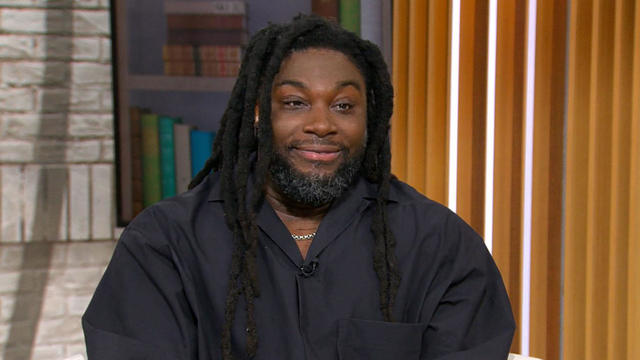 1007-cmo-jasonreynolds-intv-mid.jpg 