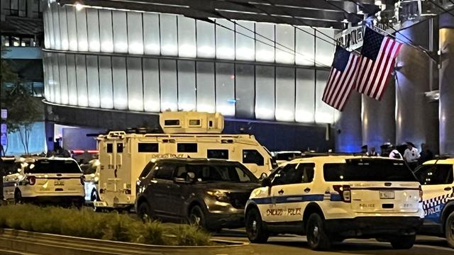 chicago-trump-tower-police-response.jpg 