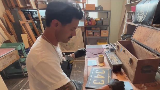 SF sign painter Manny Fabregas 