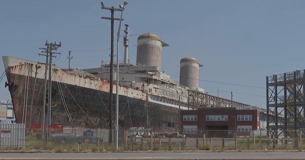 SS United States prepares for final voyage from Philadelphia to Florida