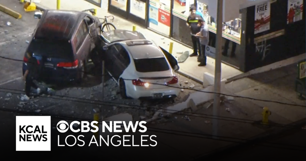 Reckless driver violently crashes into multiple cars after losing ...