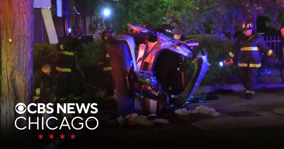 2 killed when driver runs red light, crashes into car in Bronzeville ...