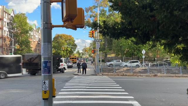 The intersection of Union Turnpike, Markwood Place and Park Lane. 