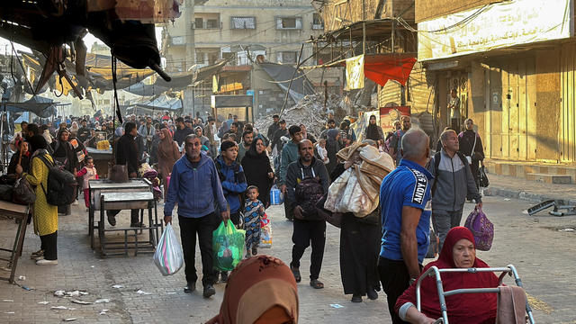 Displaced Palestinians flee Beit Lahiya amid an Israeli military operation in the northern Gaza Strip 