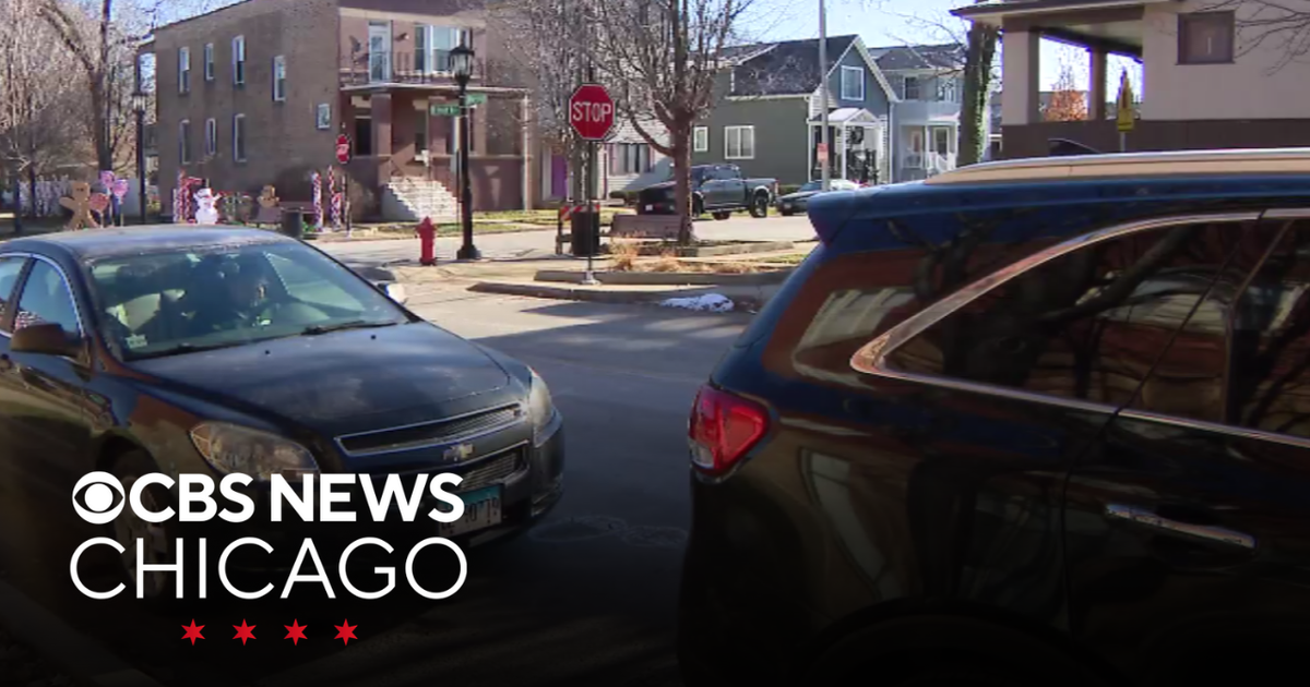Feds charge Chicago man with assaulting, robbing 2 U.S. Postal Service ...