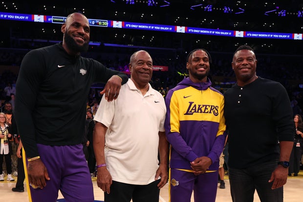 Minnesota Timberwolves v Los Angeles Lakers