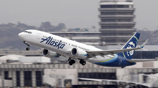 Alaska Airlines At Los Angeles International Airport 