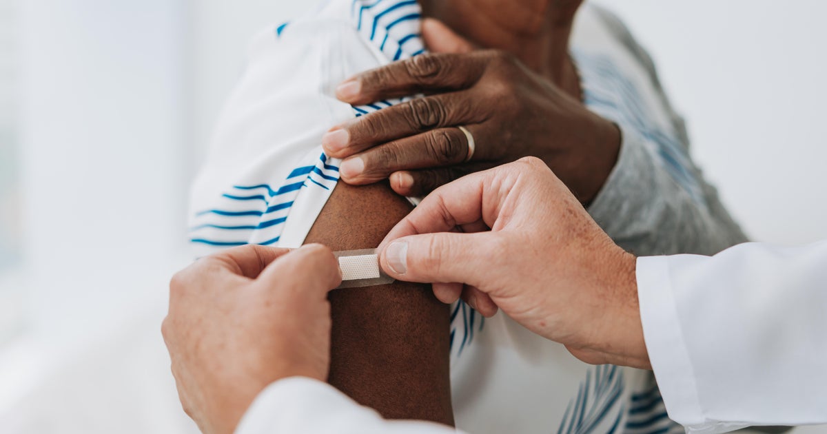 Second dose of this years COVID vaccine recommended for people age 65 and up  CBS News Second dose of this years COVID vaccine recommended for people age 65 and up  CBS News