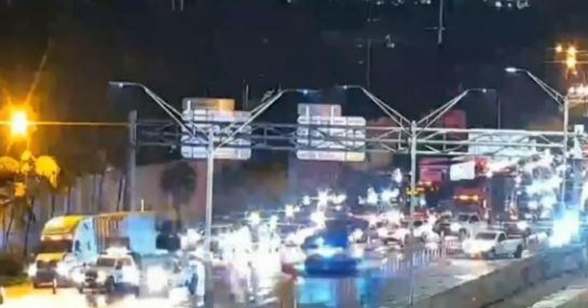 Woman killed, 2 people hurt in crash on I-95 in Miami-Dade