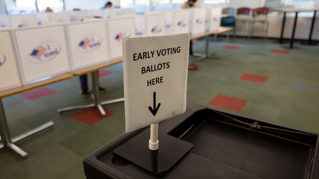 US-NEWS-NYC-SCHOOLS-EARLYVOTING-NY 