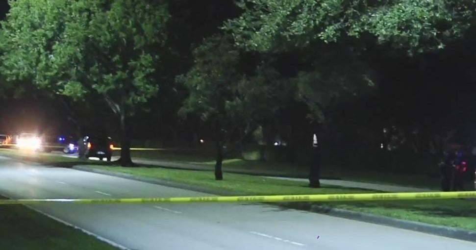 Pembroke Pines police search for suspect after person fatally shot ...